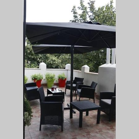 Rock - Studio With 30M2 Terrace Belgrade Luaran gambar